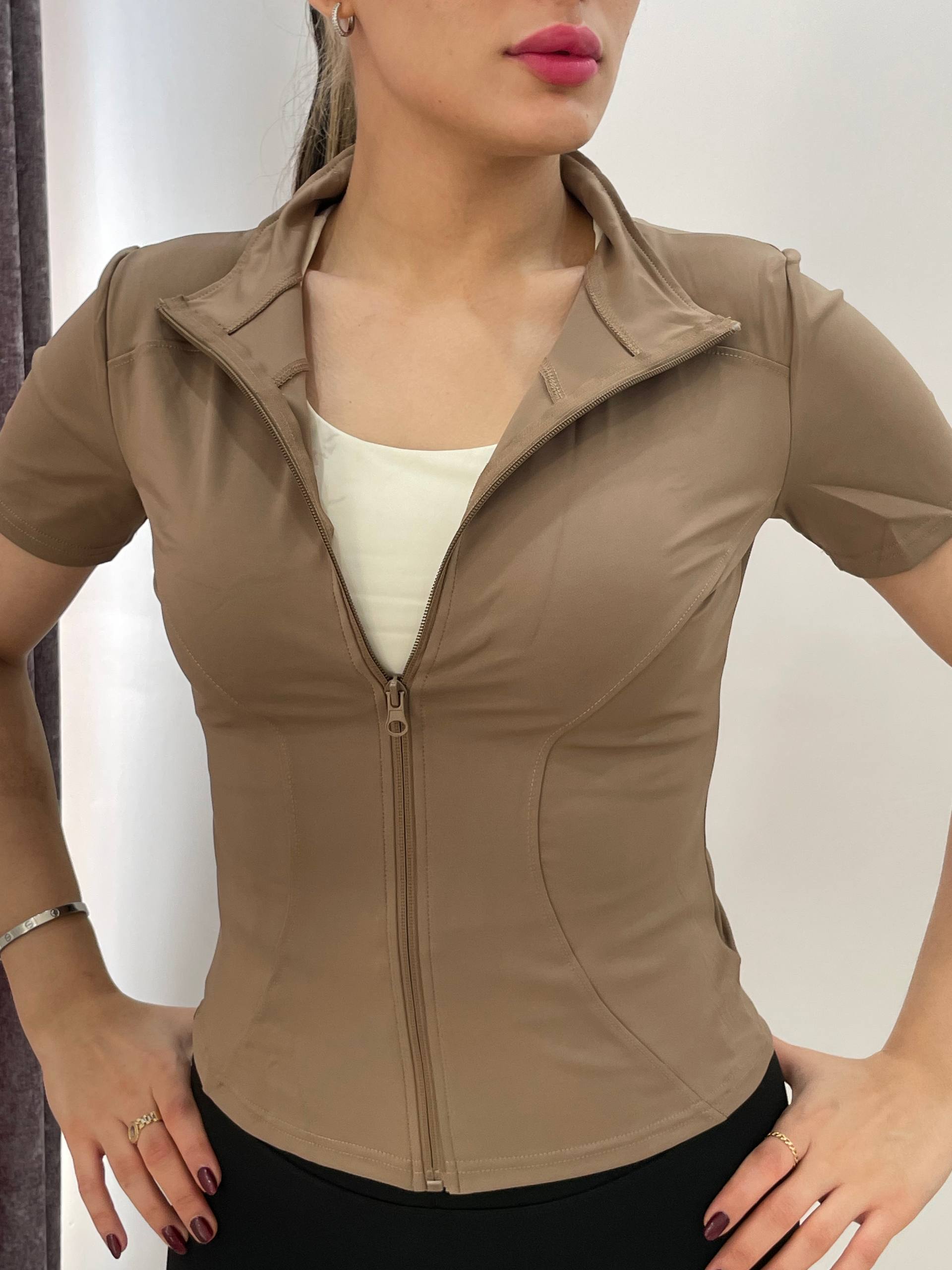 تیشرت زیپی جنس اسپاندکس وارداتی سایز بندی L,xl,2x